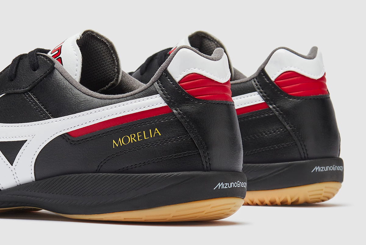 Футзалки Mizuno